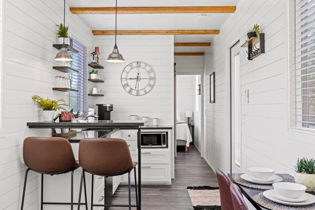 New! The Texas Longhorn-Luxury Container Home Fredericksburg Exterior foto