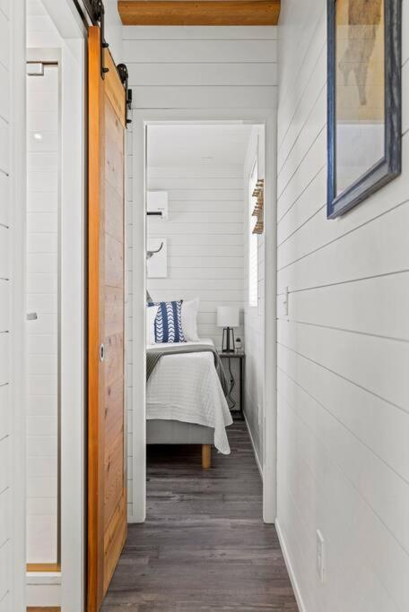 New! The Texas Longhorn-Luxury Container Home Fredericksburg Exterior foto